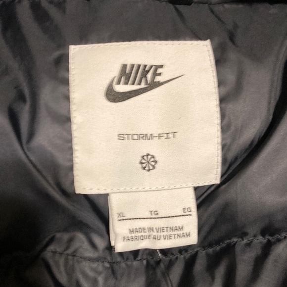 Nike Windrunner PrimaLoft Men’s Storm-fit Hooded Puffer Jacket - Black/Sail - Picture 4 of 14